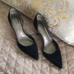 Black suede Tahari pumps
